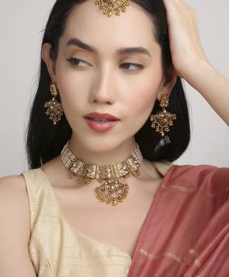 glimmery oval and leaf pearl lariat brass kundan antique gold plated choker jewellery set for women 2