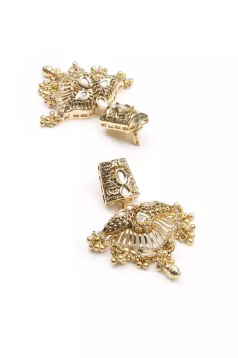 glimmery oval and leaf pearl lariat brass kundan antique gold plated choker jewellery set for women