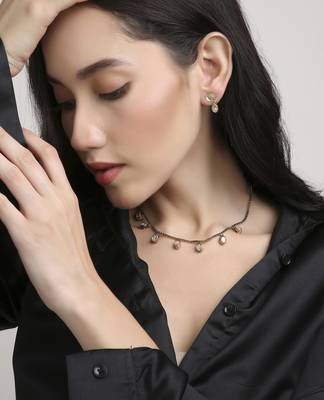 finely circle shape brass kundan antique gold plated choker necklace set for women 2