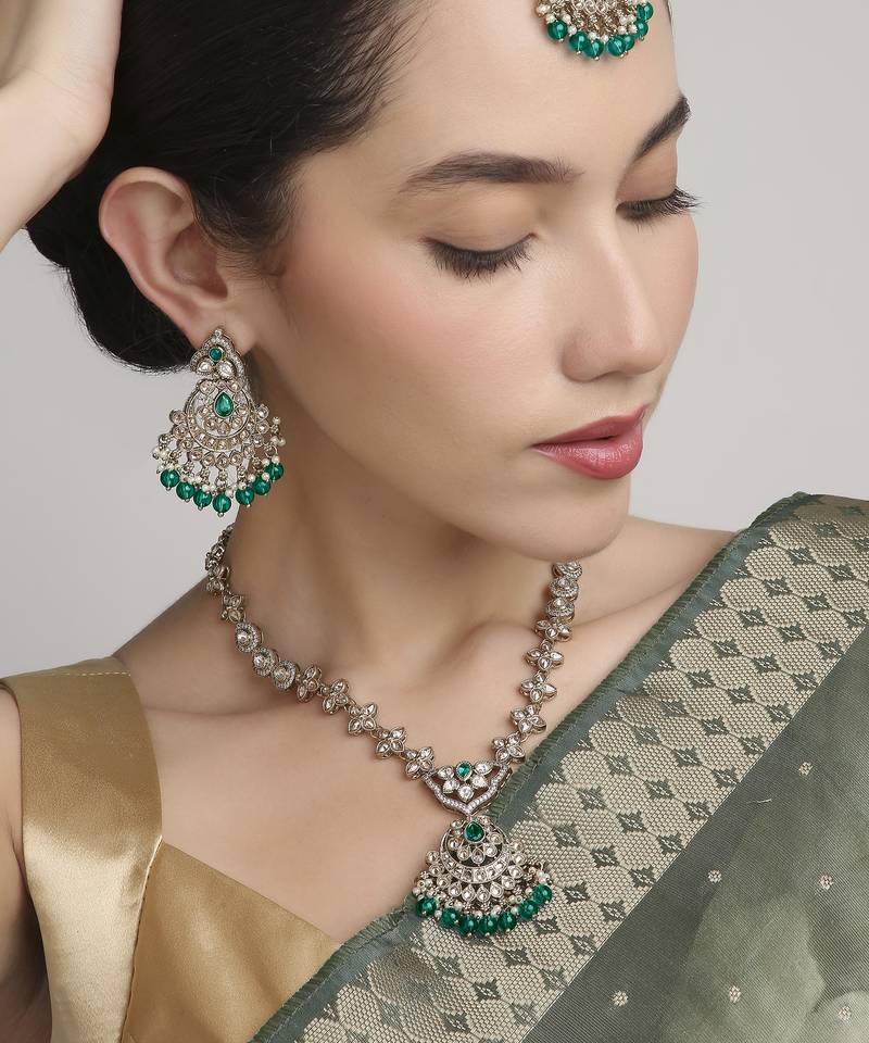 creative oval and flower chandelier shape kundan antique gold plated choker jewellery set for women