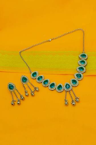 attractive oval shape green kundan antique gold plated choker necklace set for women
