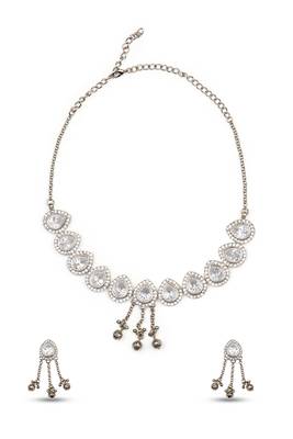 graceful oval shape white kundan antique gold plated choker necklace set for women 4