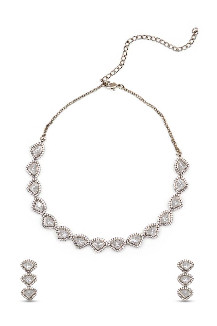 lovely traingle shape white kundan brass antique gold plated choker necklace set for women
