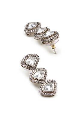 lovely traingle shape white kundan brass antique gold plated choker necklace set for women 5
