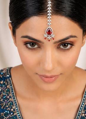 silver plated ruby red tear drop maangtika, cz bridal headpiece, kundan inspired forehead jewellery 1