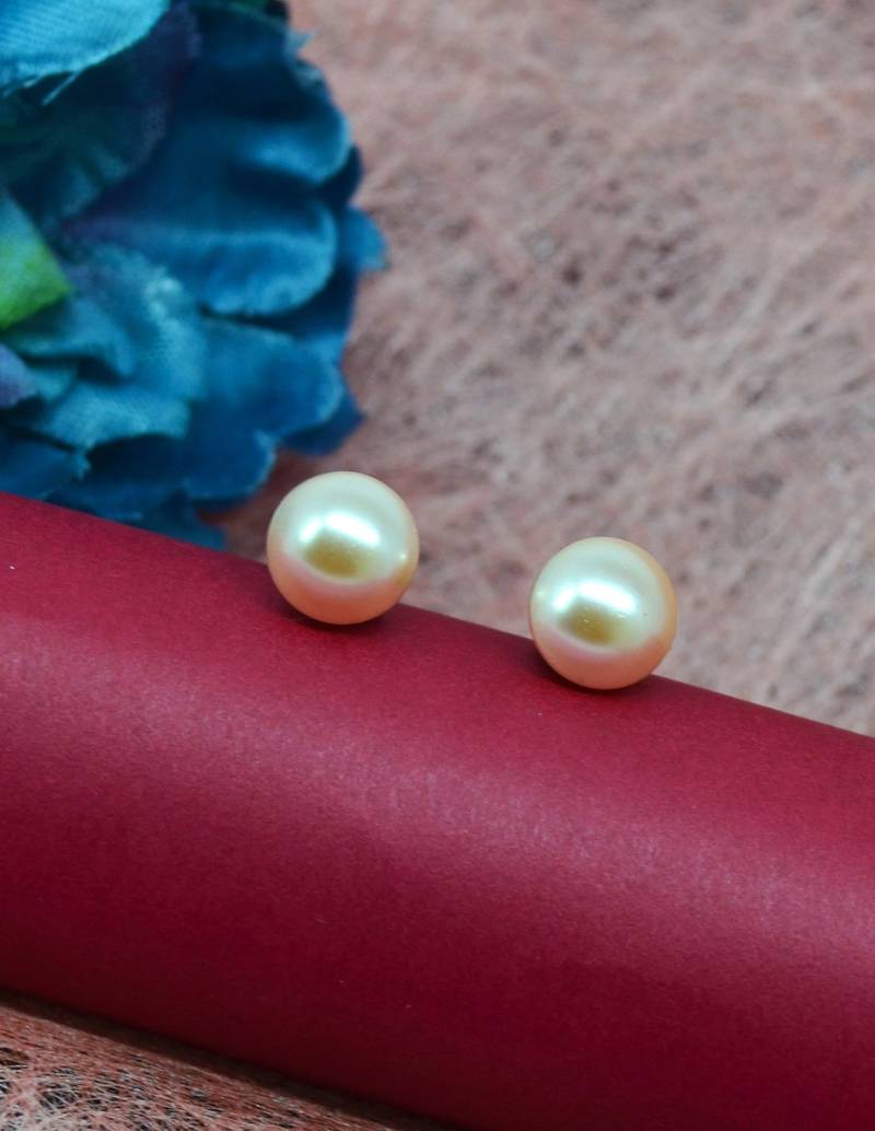 splendid round shape mother of pearl 1 pair gold plated stud earring for women and girls