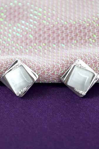 lovely round shape cz brass silver plated stud earring for women and girls