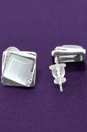 lovely round shape cz brass silver plated stud earring for women and girls