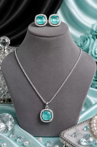 Rhodium finish prism glow necklace set