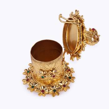 traditional peacock and flower design gold plated sindoor dani/dibbi for women 3