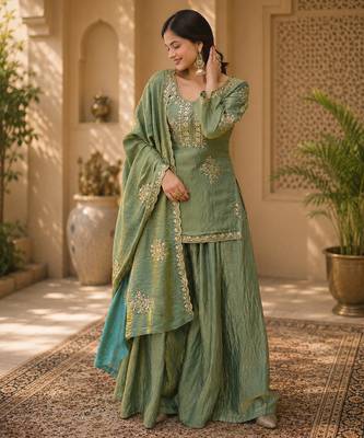 Women floral embroidered regular sequinned silk blend crepe kurta with sharara & with dupatta 4