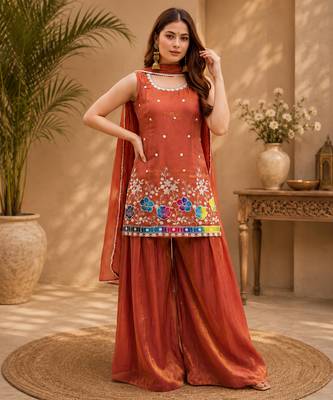 Women floral embroidered regular sequinned silk crepe kurta with sharara & with dupatta 3