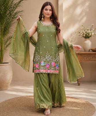 Women ethnic motifs embroidered regular thread work kurta with trousers & with dupatta 1