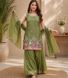 Women ethnic motifs embroidered regular thread work kurta with trousers & with dupatta