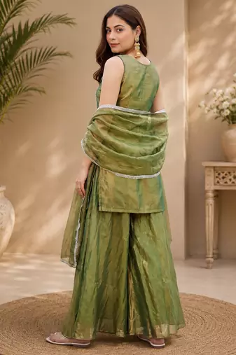 Women ethnic motifs embroidered regular thread work kurta with trousers & with dupatta
