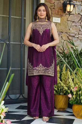 Women floral embroidered regular thread work kurta with sharara & with dupatta