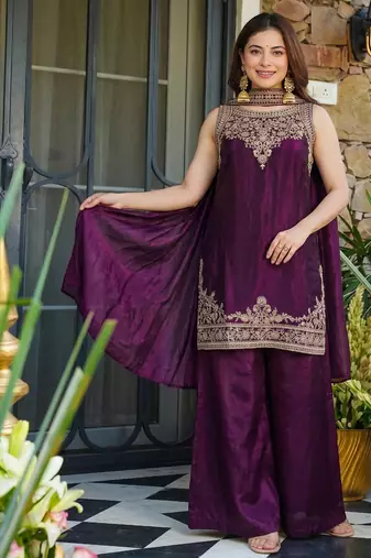 Women floral embroidered regular thread work kurta with sharara & with dupatta