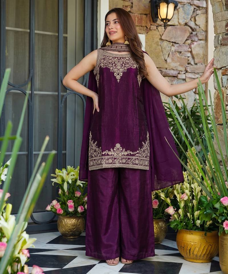 Women floral embroidered regular thread work kurta with sharara & with dupatta
