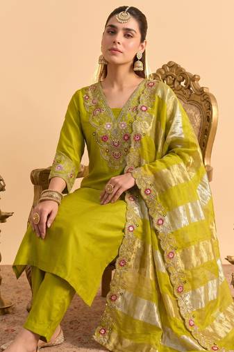 Women ethnic motifs embroidered regular thread work kurta with palazzos & with dupatta