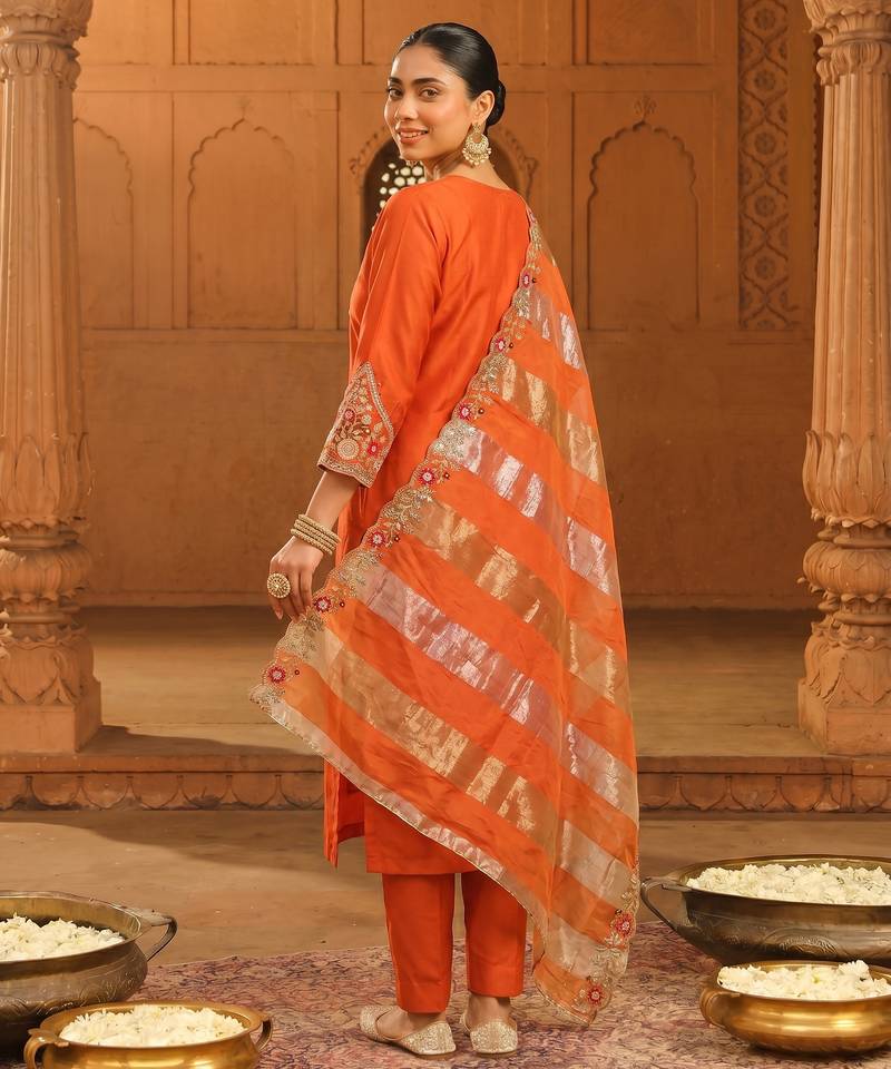 Women ethnic motifs embroidered regular thread work kurta with sharara & with dupatta