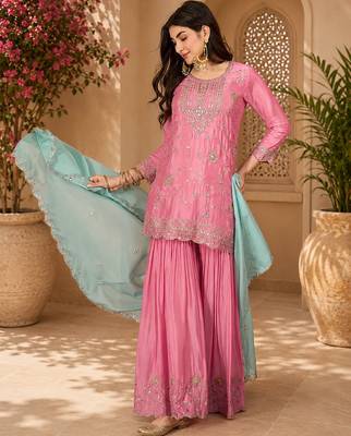 Women floral embroidered regular thread work kurta with trousers & with dupatta 1