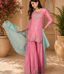 Women floral embroidered regular thread work kurta with trousers & with dupatta