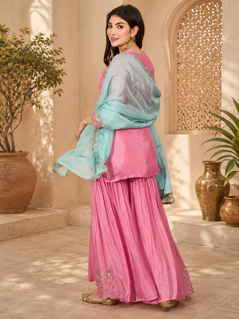Women floral embroidered regular thread work kurta with trousers & with dupatta