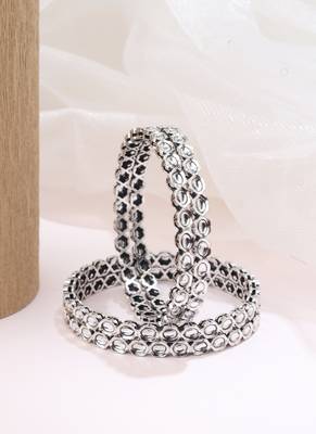 modern round shape white kundan stone silver plated set of 4 bangle set for women 3