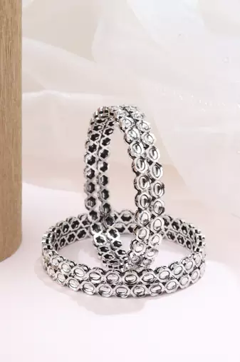 modern round shape white kundan stone silver plated set of 4 bangle set for women