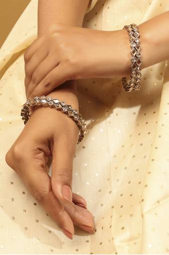 pretty rectangle & round shape brown kundan stone antique gold plated set of 4 bangle set for women