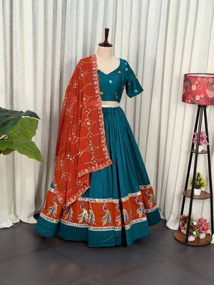 Morpich Lehenga Choli with Peacock Motif Border and Mirror Work 4