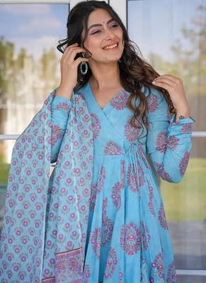 Floral printed muslin v neck anarkali set for women 2