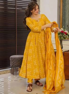 Floral printed muslin v neck anarkali set for women 3