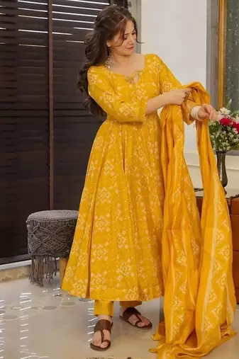 Floral printed muslin v neck anarkali set for women