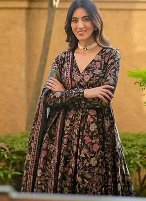 Floral printed muslin v neck anarkali set for women 3