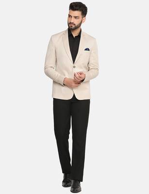 Mens beige notched lapel suit with hanky 3