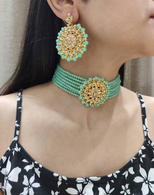 mint green kundan choker set with maang tikka 1