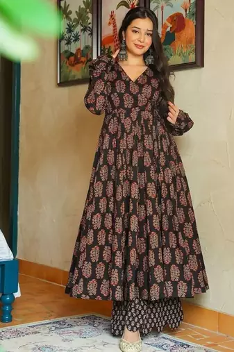 Floral printed rayon v neck black anarkali set