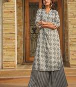 Floral printed rayon v neck kurta & trouser set