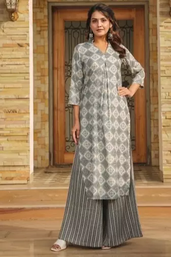 Floral printed rayon v neck kurta & trouser set
