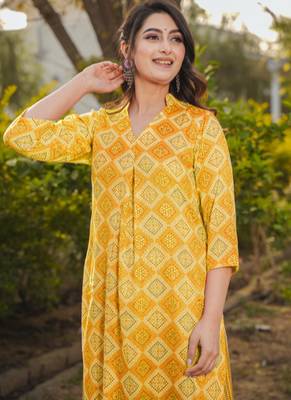 Floral printed rayon v neck kurta & trouser set 3