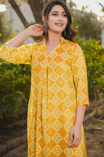 Floral printed rayon v neck kurta & trouser set