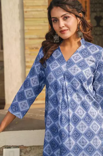 Floral printed rayon v neck kurta & trouser set