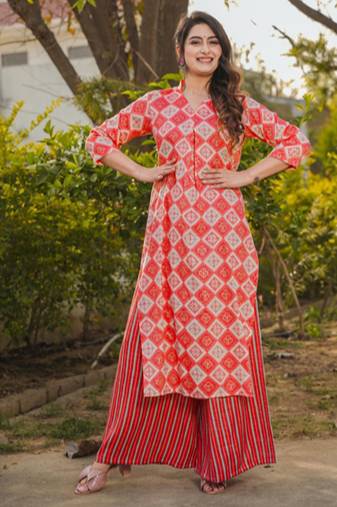 Floral printed rayon v neck kurta & trouser set