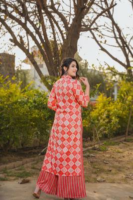 Floral printed rayon v neck kurta & trouser set 2