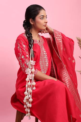 white handmade pearl parandi