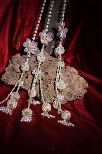 white handmade pearl parandi