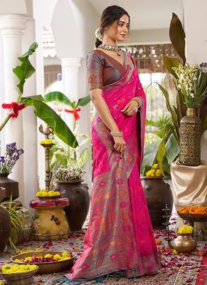 Rani pink soft banarasi silk blend saree with contrast blouse piece 3