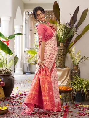 White soft banarasi silk blend saree with contrast blouse piece 3
