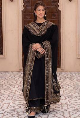 Black natural crepe silk suit set with embroidery & moti work 2